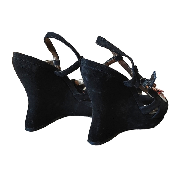 Bottega Veneta Black Suede T-Strap Wedge Heels - Picture 4 of 16